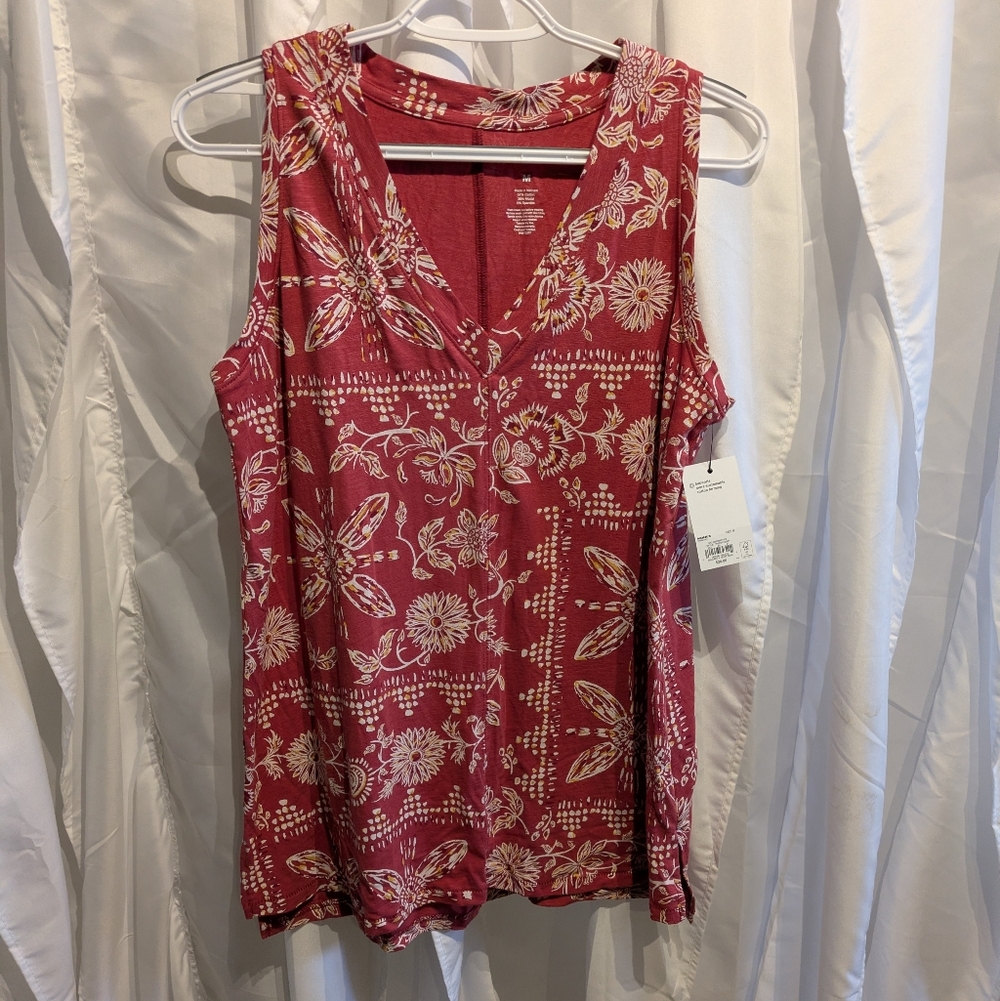 C5 NWT St. John's Bay Red Floral Cotton Tank Top - Size Medium